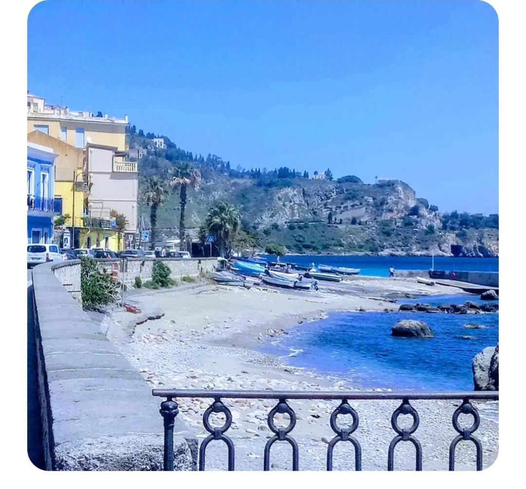 Lucia & Giovanni Giardini Naxos Exteriör bild